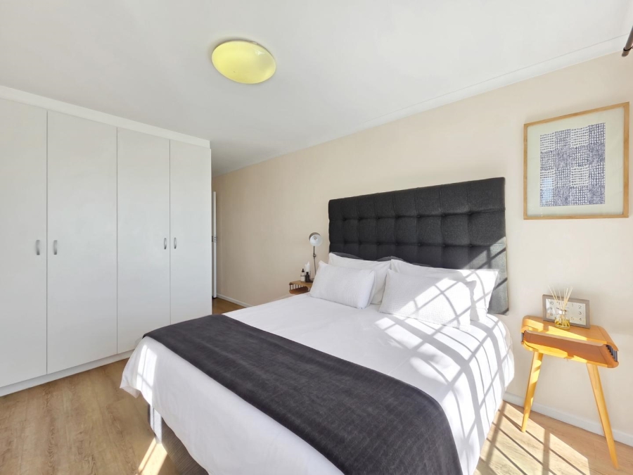 2 Bedroom Property for Sale in Vredehoek Western Cape